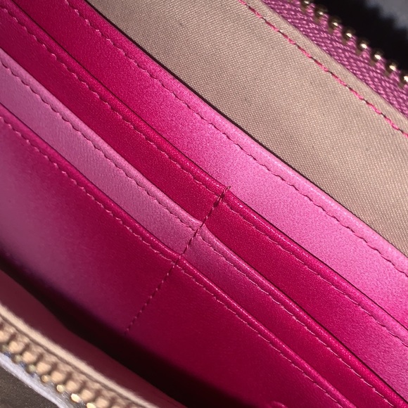 Super roomy/big and cute hot pink clutch wallet💓 - Picture 7 of 7